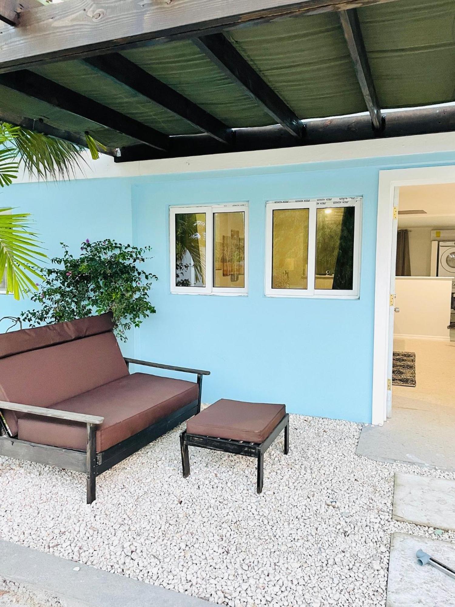 Studio, 100 Feet From The Beach Nassau Extérieur photo