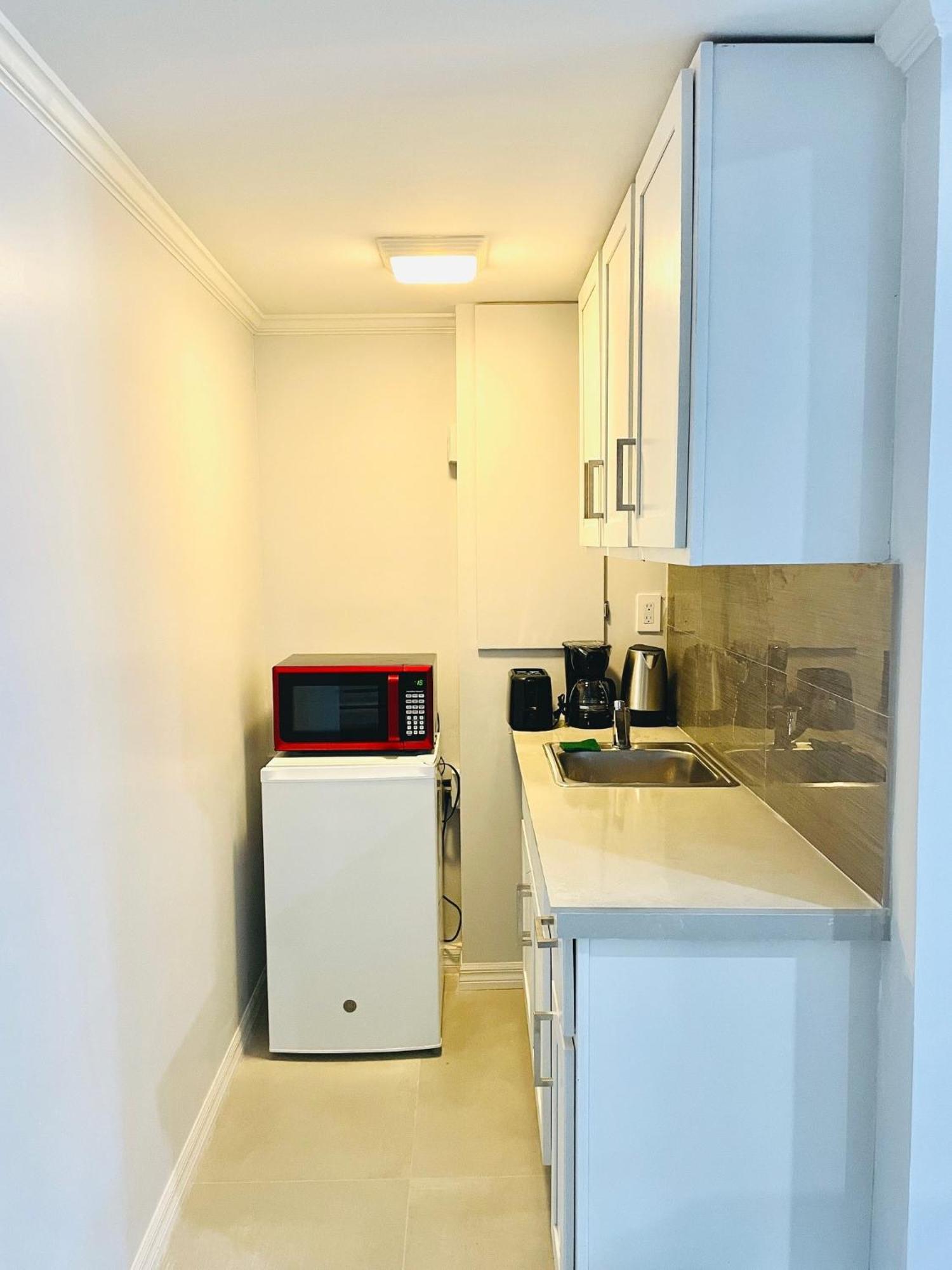 Studio, 100 Feet From The Beach Nassau Extérieur photo